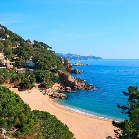 Апартаменты Homeholidaysrentals Calafats Iii