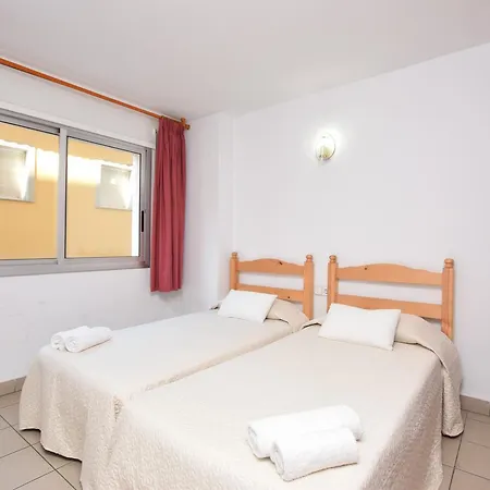 Апартаменты Homeholidaysrentals Calafats Iii